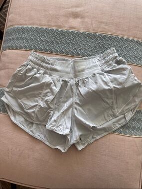 lululemon athletica Light Gray Women's Athletic Shorts with Elastic Waist